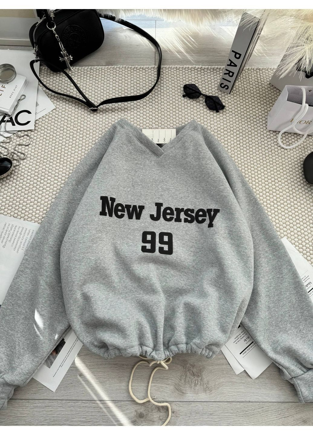 Светло-серый свитшот женский KaraMix однотонный без декора (368875948)