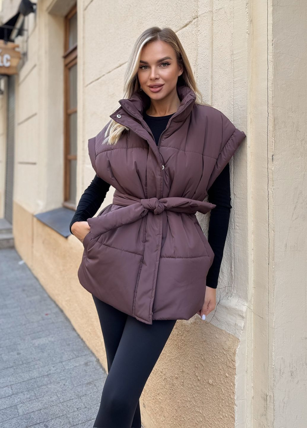 Жилетка женская оверсайз фасона удлиненная с поясом No Brand (363367587)