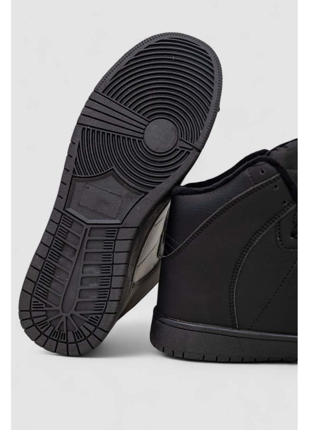 Черные зимние кроссовки Stilli