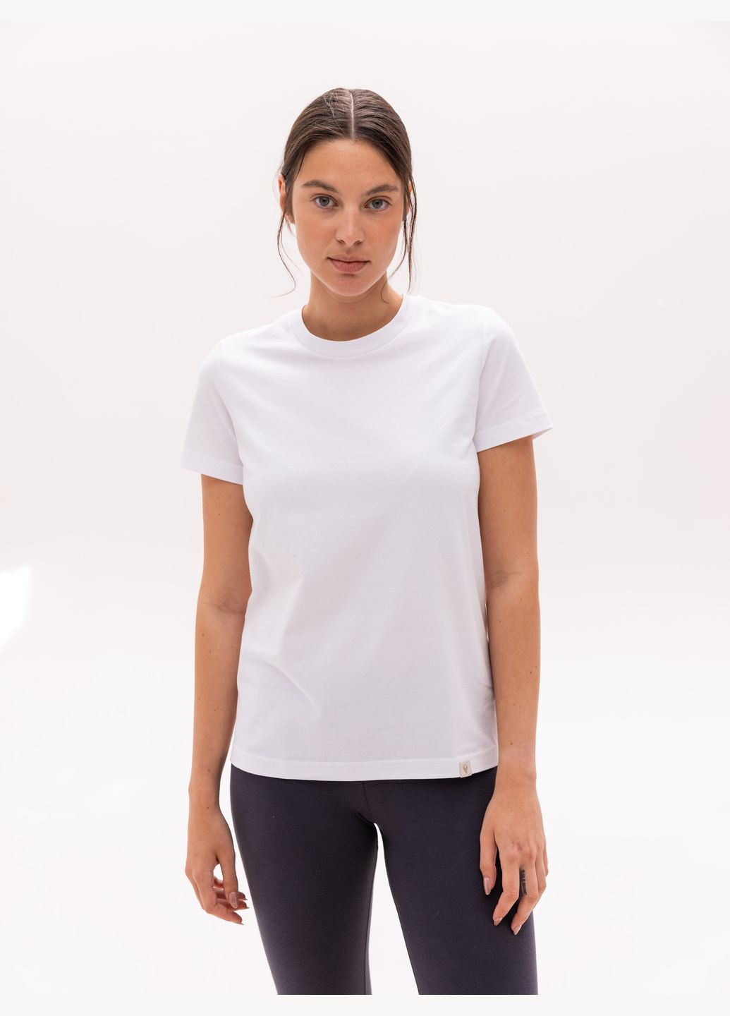 Біла всесезон футболка базова жіноча з коротким рукавом Роза