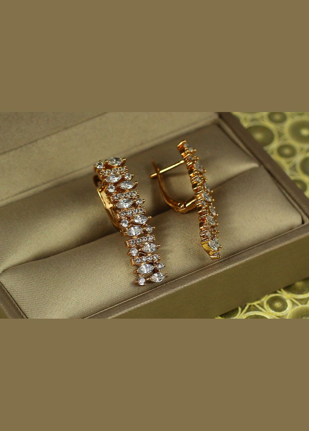 Серьги виконтеса с белыми камнями 3 см золотистые. Xuping Jewelry (316434221)
