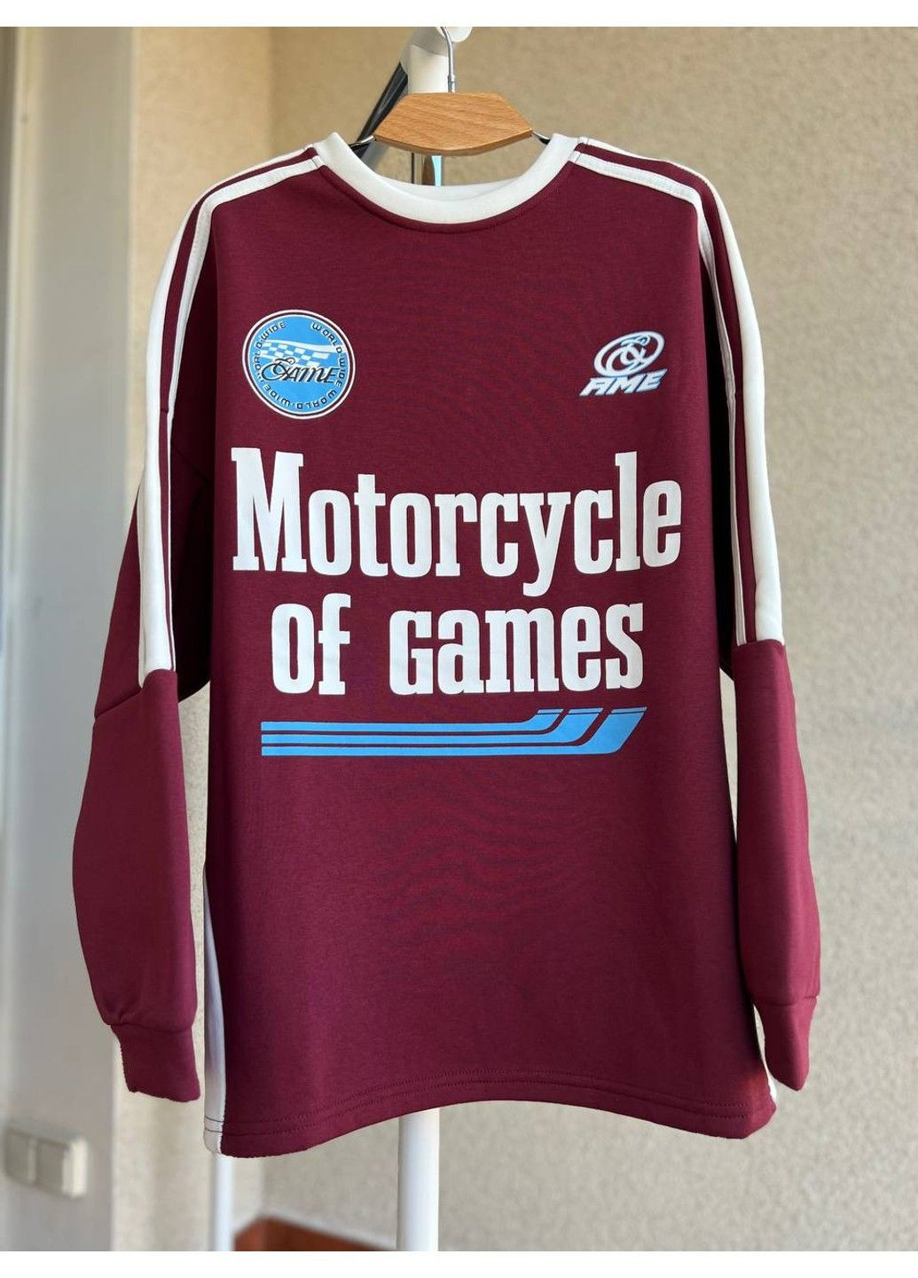 Бордовий світшот жіночий w 9271 оверсайз широкий крій напис лампас утеплений на хутрі (306744089)