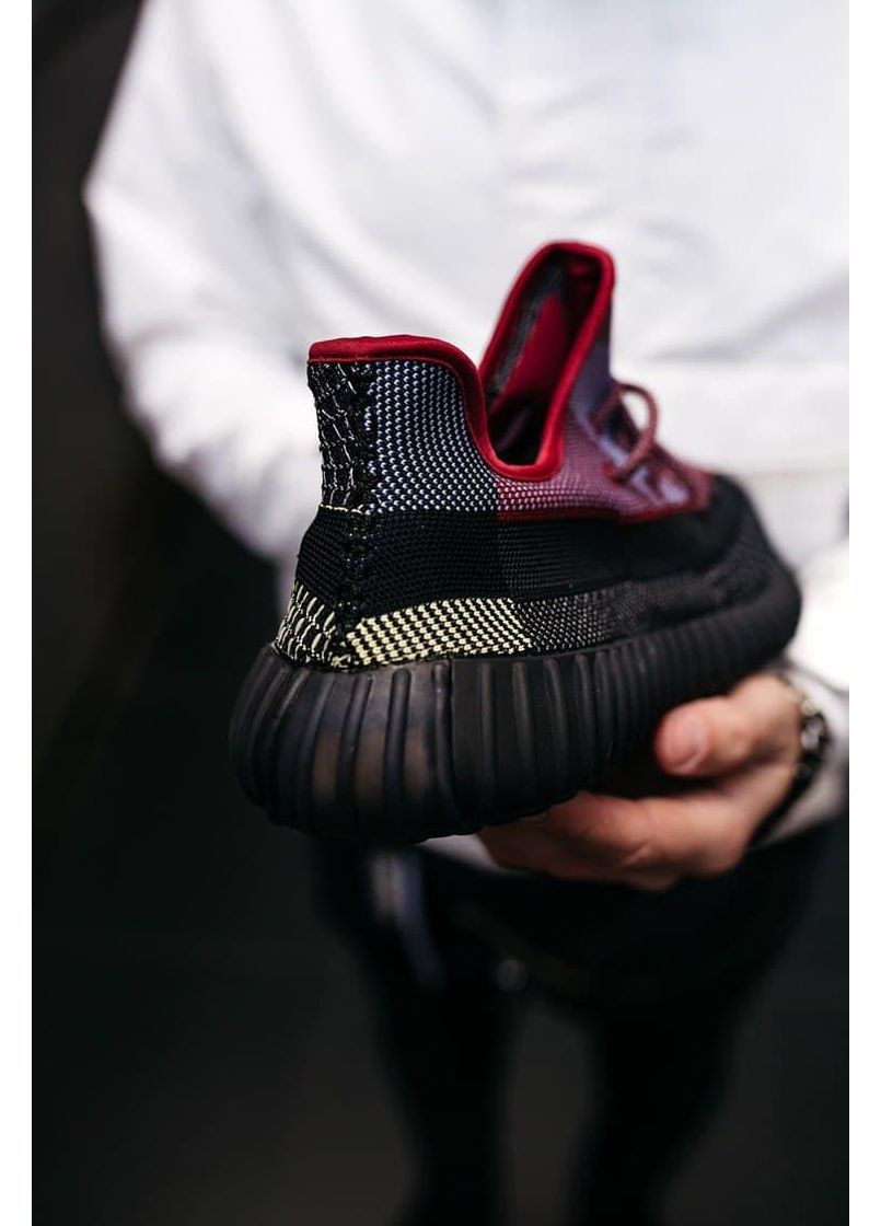 Черные демисезонные кроссовки мужские adidas yeezy boost 350 v2 holiday 2 адидас изи буст No Brand