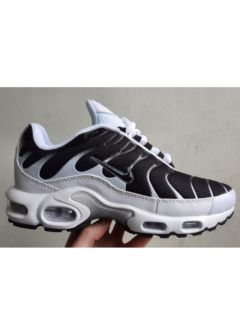 Чорні Осінні кросівки чоловічі nike air max tn+ black white найк аір макс тн No Brand