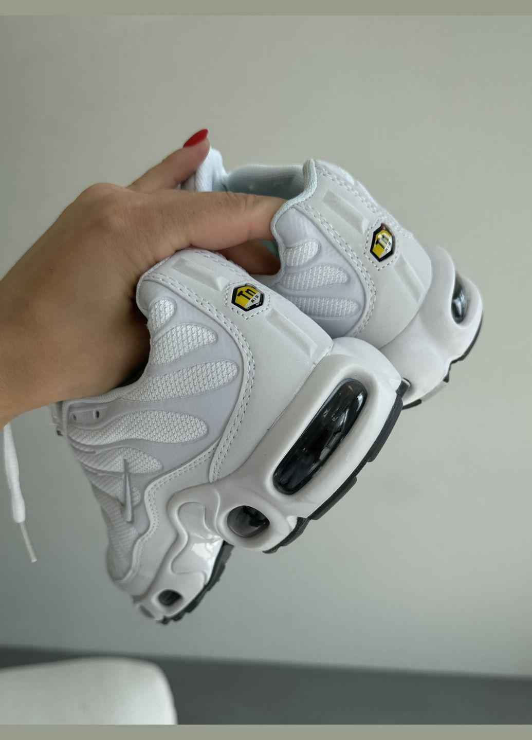 Білі Осінні кросівки чоловічі і жіночі nike air max tn plus white | найк аір макс тн плюс білі No Brand