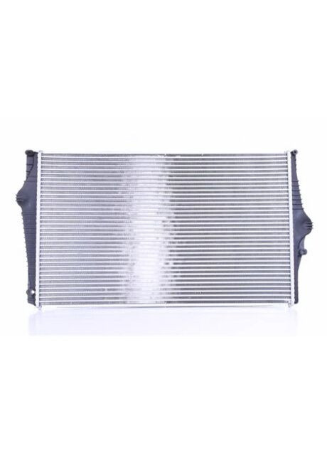 Радіатор наддуву VOLVO XC90 D5 06- 96601-ua Nissens (366169376)