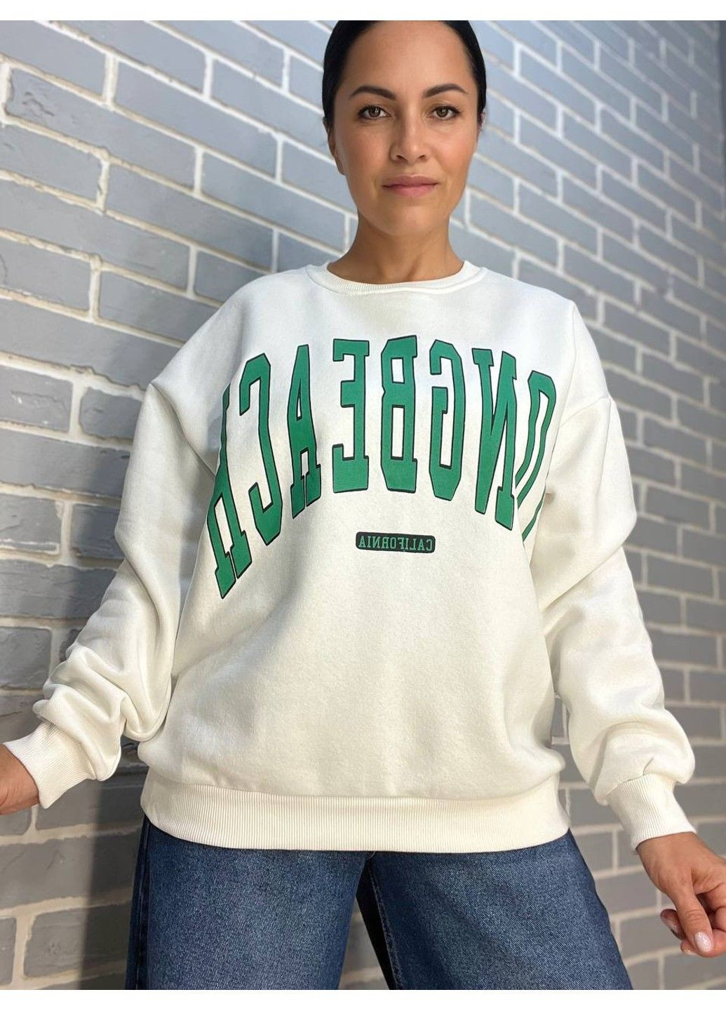 Білий світшот жіночий 488 напис попереду long beach фліс утеплений Quzen (304062652)