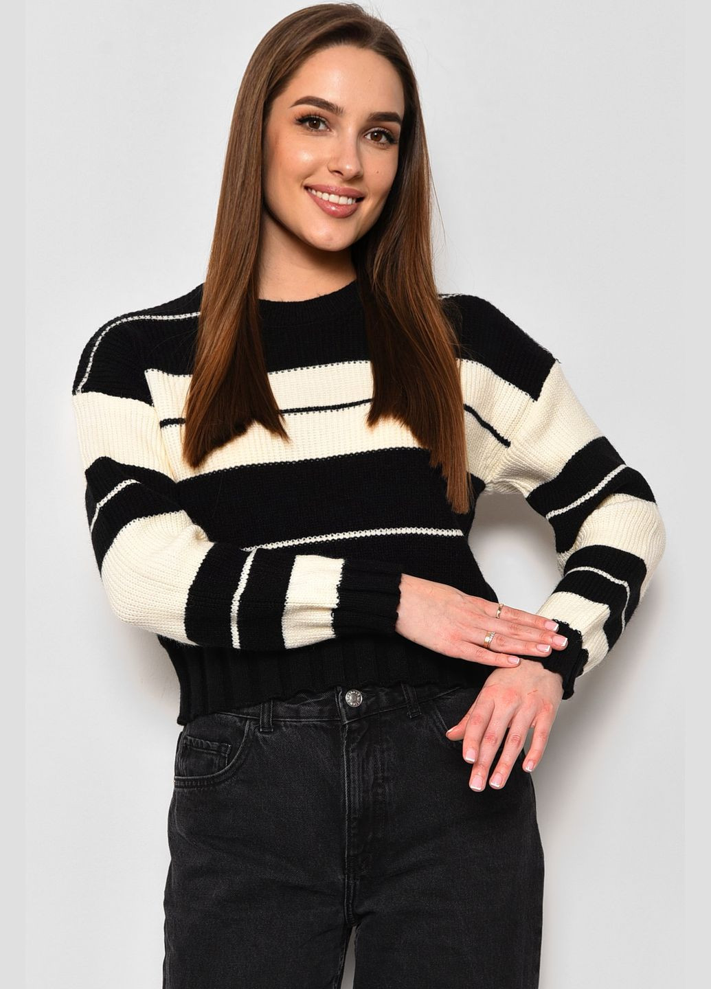 Черный зимний свитер женский в полоску черного цвета пуловер Let's Shop