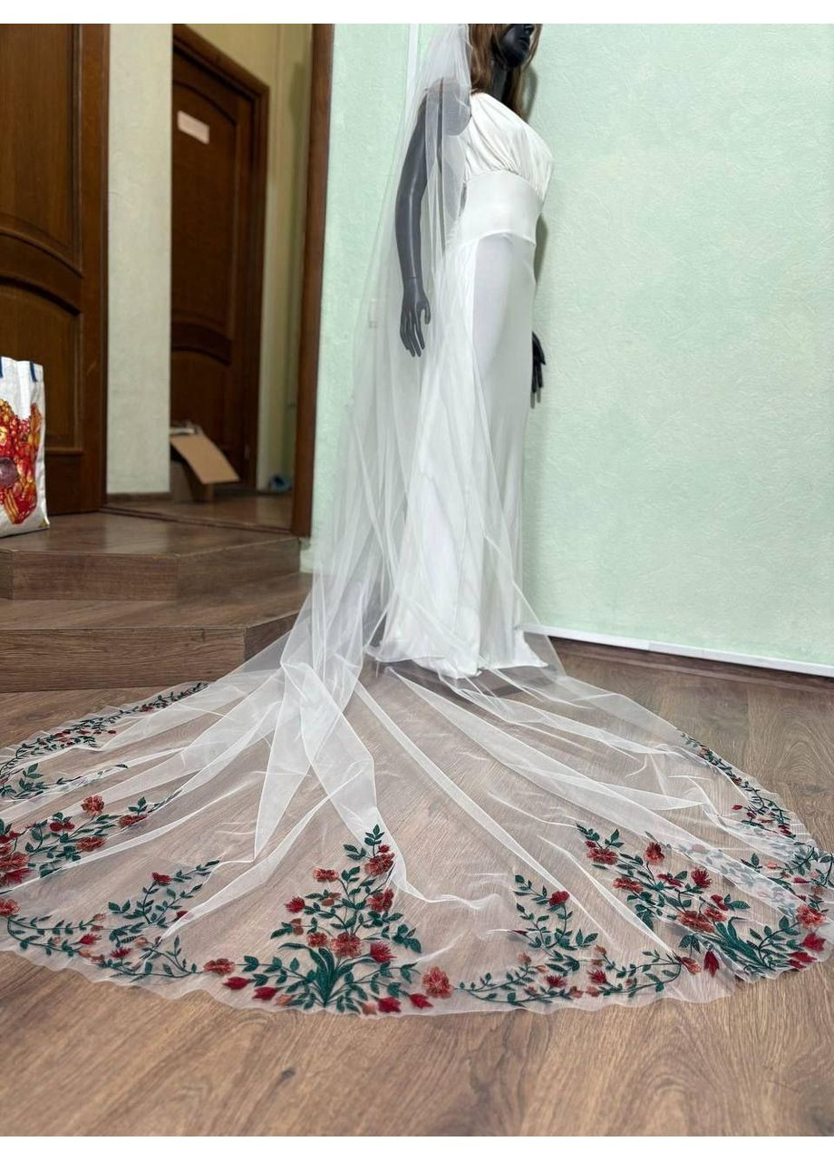 Длинная свадебная фата с вышивкой внизу 2,5м, Айвори, белый. No Brand (369162319)