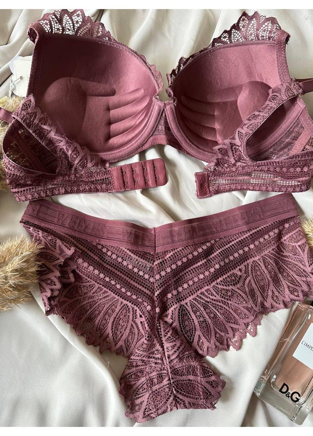 Коричневий комплект жіночої нижньої білизни мокко з мереживом чашка с Weiyesi