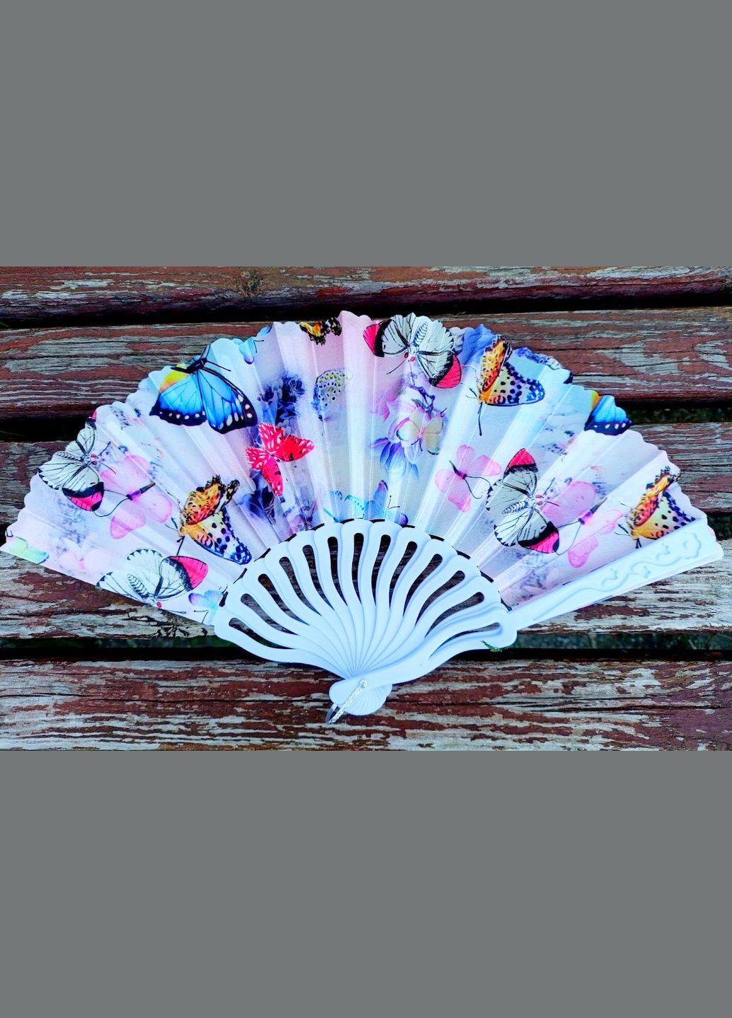 Веер декоративный тканевый "Большие бабочки", 23 см, пластиковая ручка No Brand (330827078)