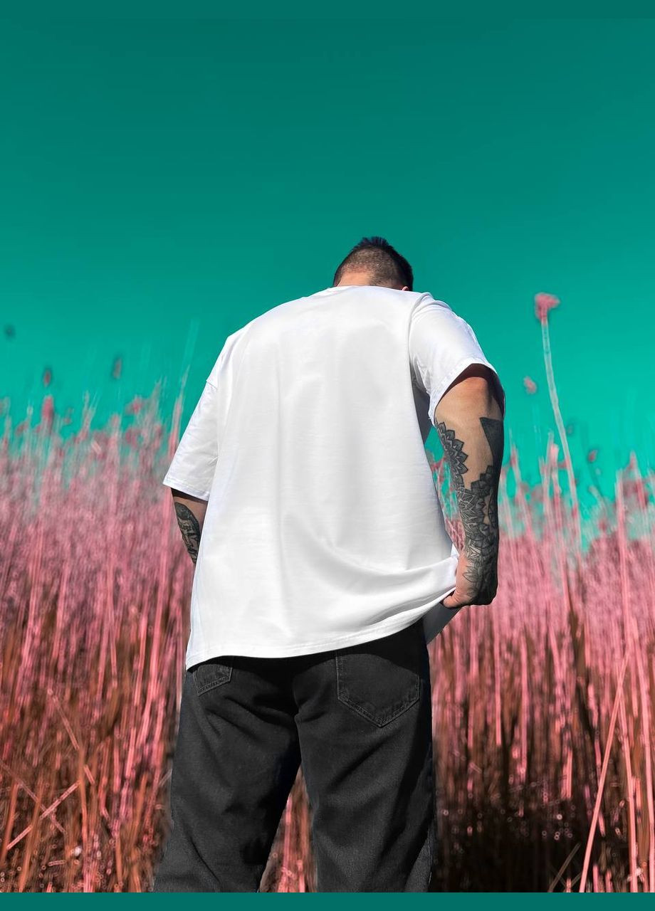 Белая стильная футболка Vakko