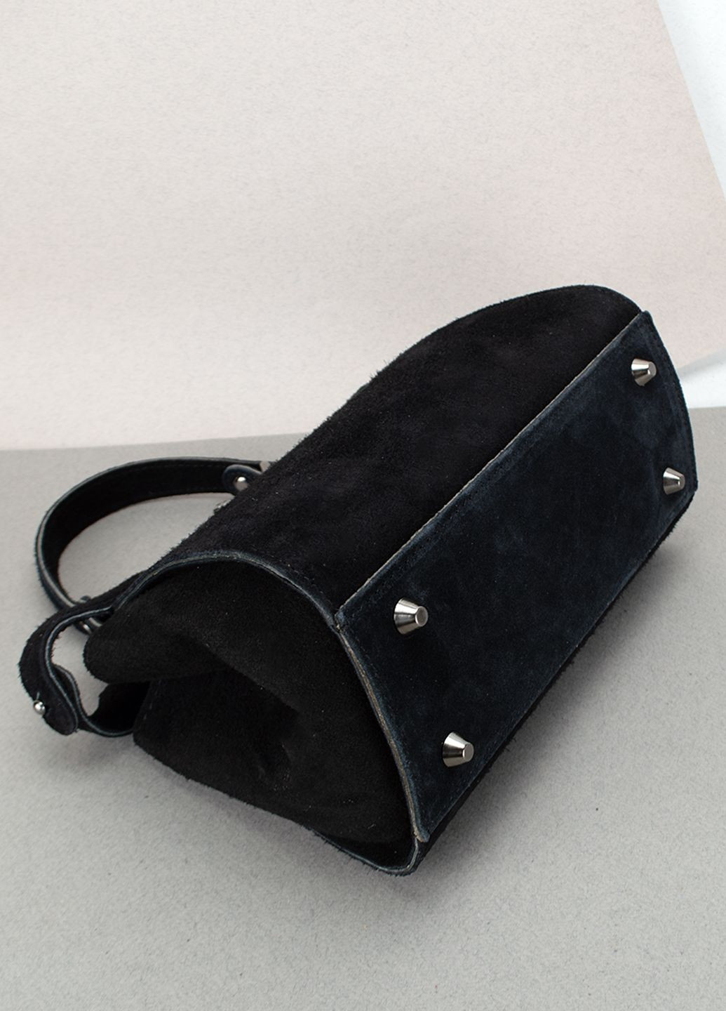 Сумка жіноча замшева на застібці 03736 чорна Virginia Conti (305673692)