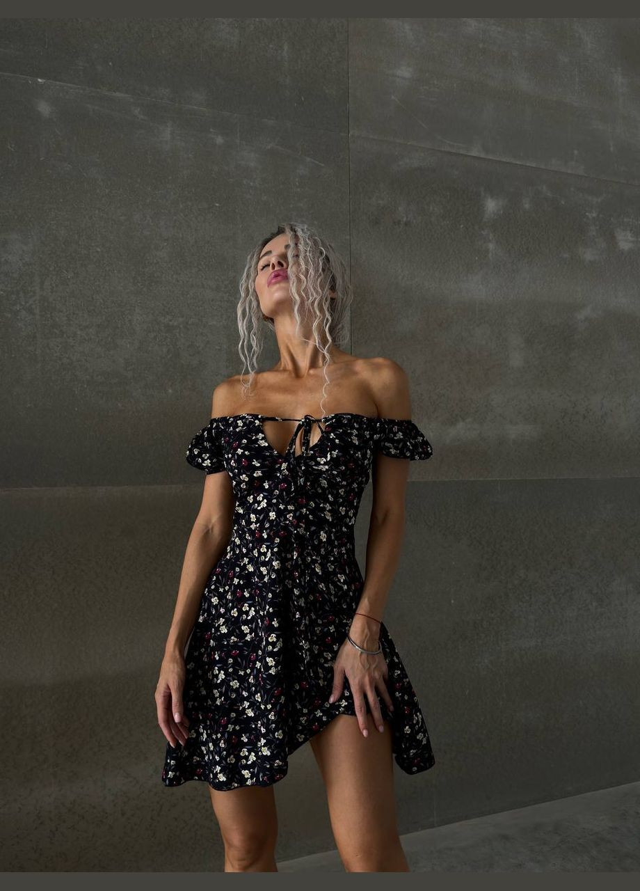 Чорна кежуал літня міні сукня в квітковий принт з пишною спідницею Adelante з квітковим принтом