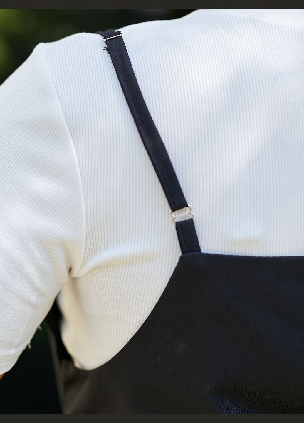 Черное повседневный платье-сарафан без бокового шва колокол No Brand однотонное