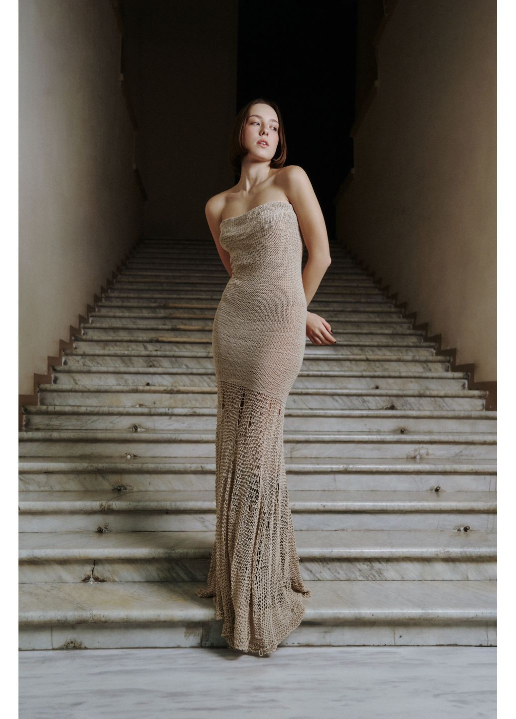 Бежевое вязаное платье TAYU