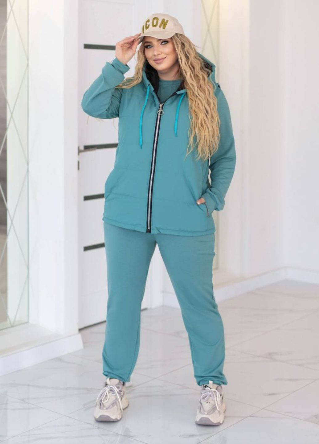 Жіночий костюм-трійка: світшот, штани та жилет із плащівки на силіконі Україна (323196923)