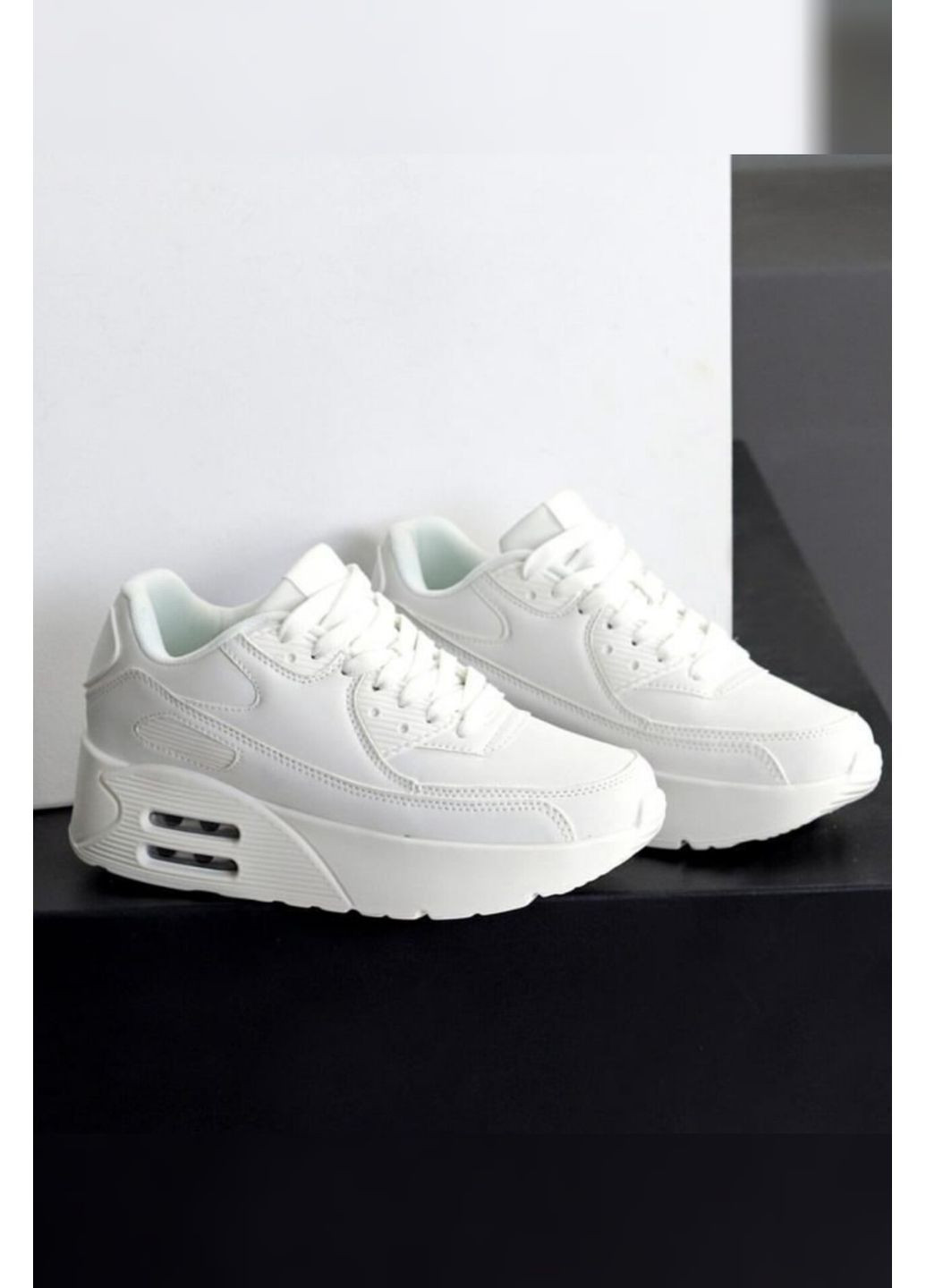 Білі жіночі з екошкіри на масивній підошві, базова модель на літо Viki кросівки білі літо (350198608)