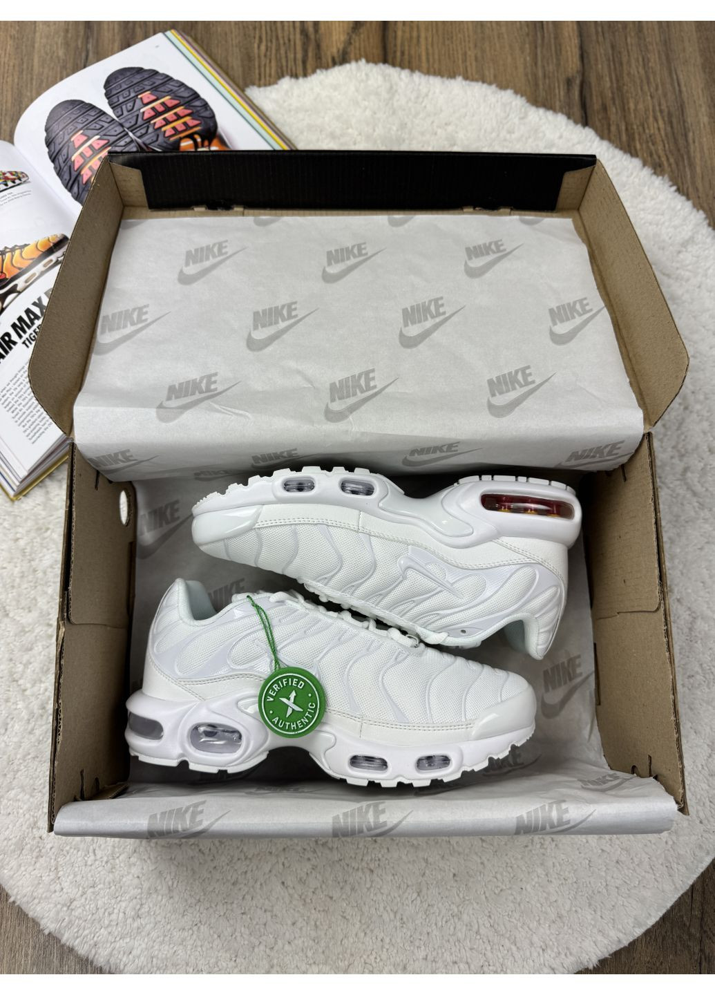 КРОССОВКИ ЖЕНСКИЕ NIKE AIR MAX PLUS TN WHITE НАЙК АИР МАКС ТН ПЛЮС No Brand белые демисезоны (367168294)