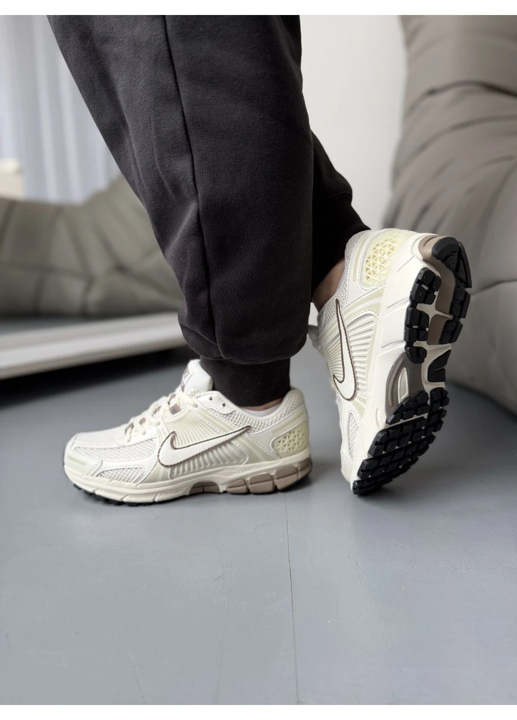 Коричневі літні кросівки nike zoom roam vomero 5 sail mibrown найк вомеро 5 коричневі No Brand