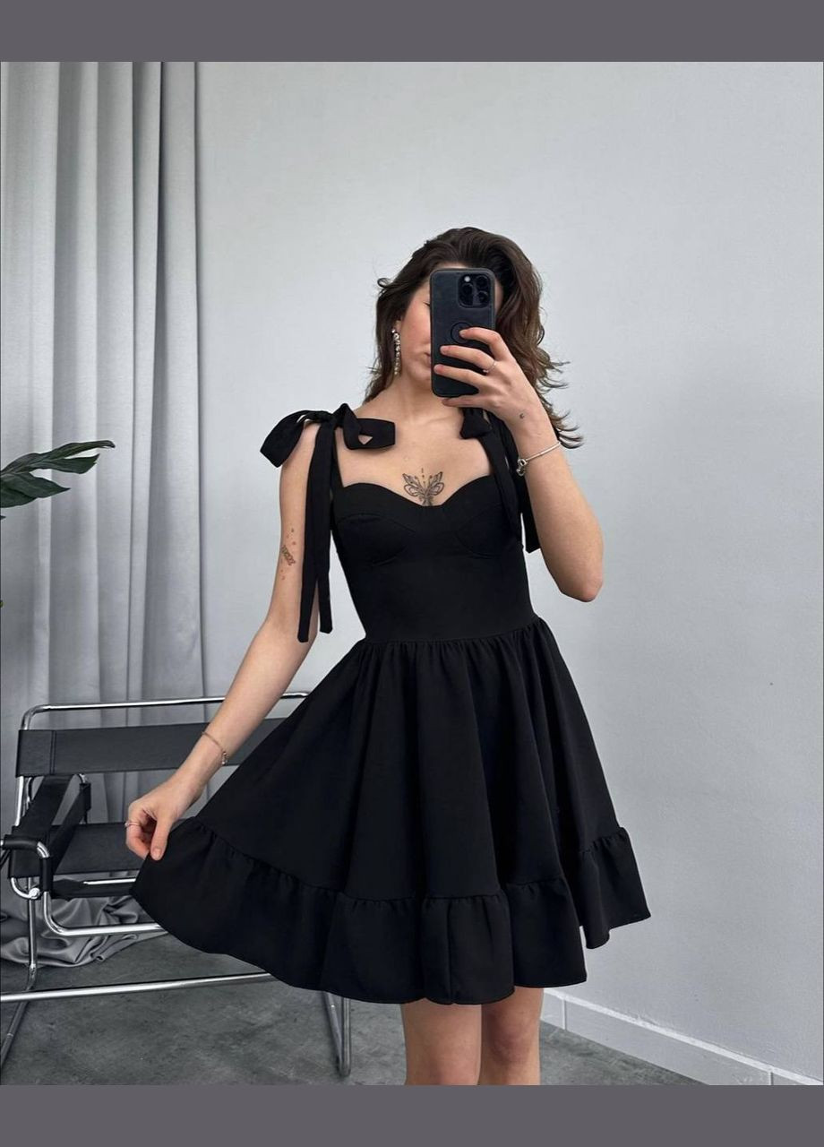 Чорна сукня-сарафан з чашками Fashion