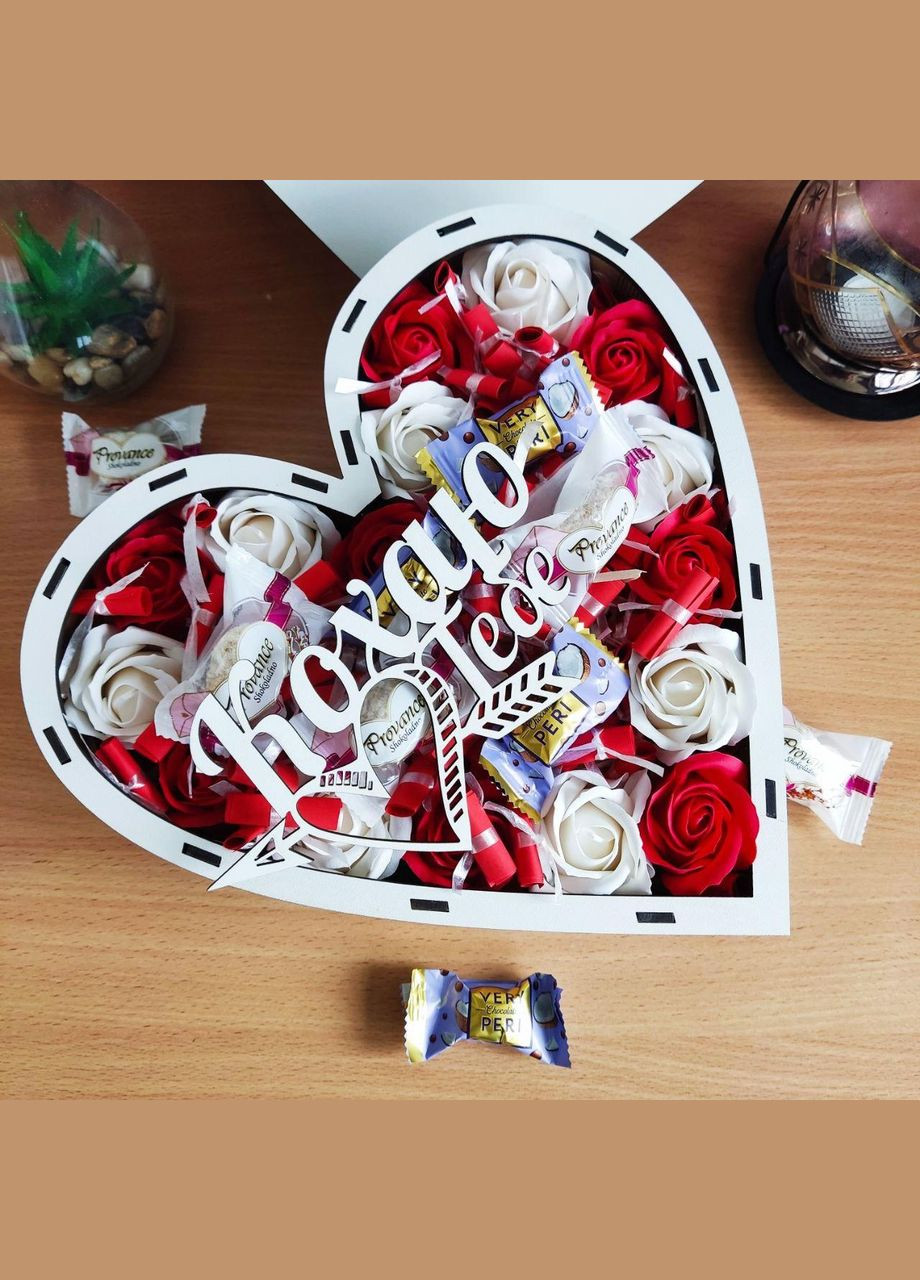 Бокс у формі серця з цукерками 101 причиною «Чому я тебе кохаю» і троянд для дівчини (ar154) No Brand (317171294)