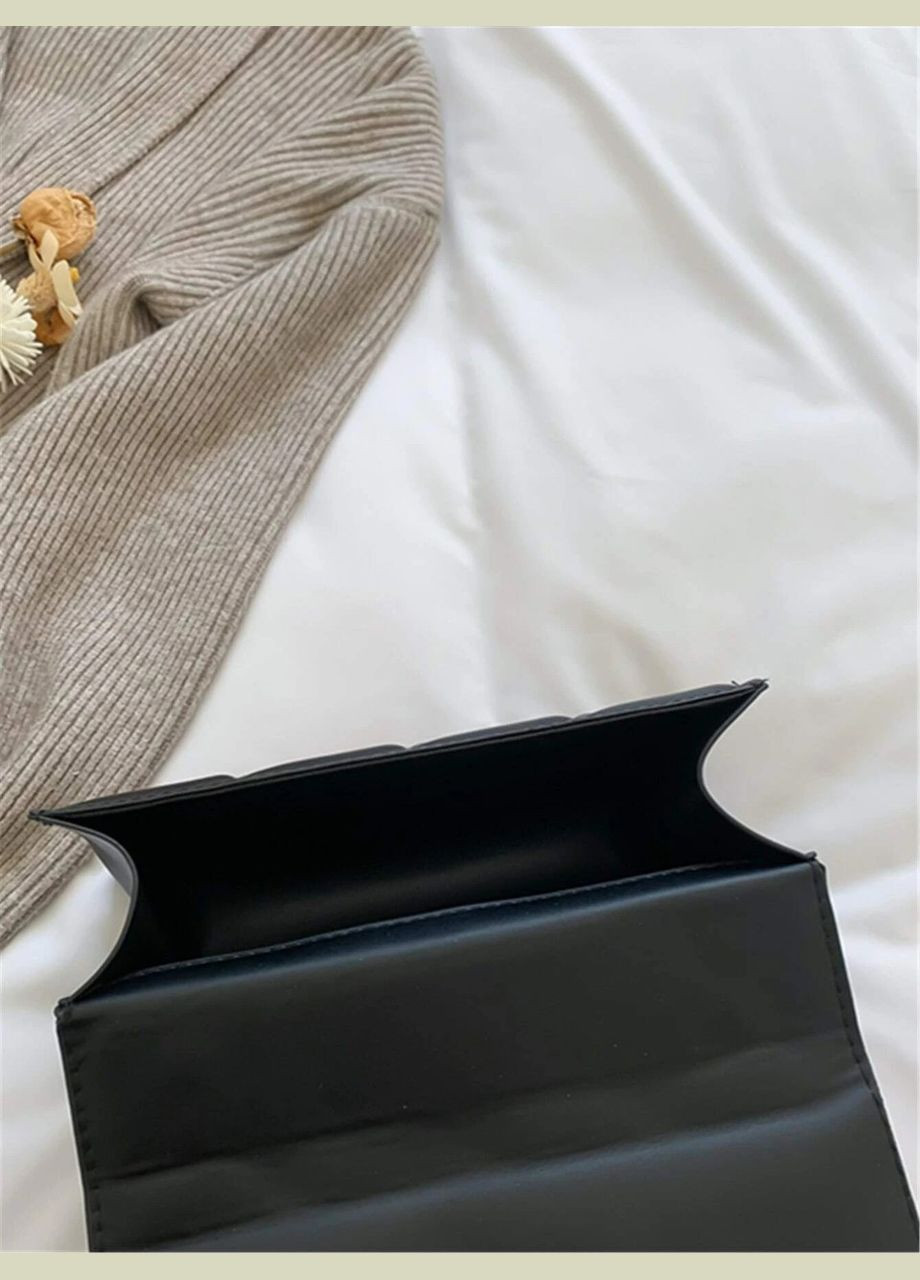 Жіноча сумка крос-боді на цепочці чорна No Brand (290665282)