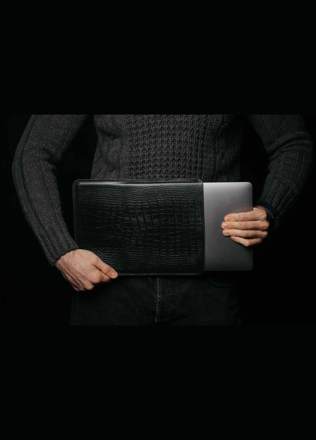 Кожаный чехол для MacBook FlatCase Черный Кайман 16 Skin and Skin (290850401)