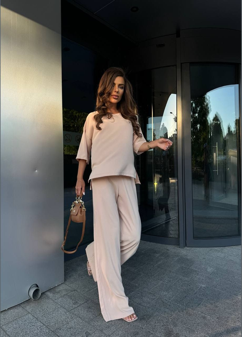 Жіноча футболка вільного крою з костюмної тканини MonCher - (345563925)