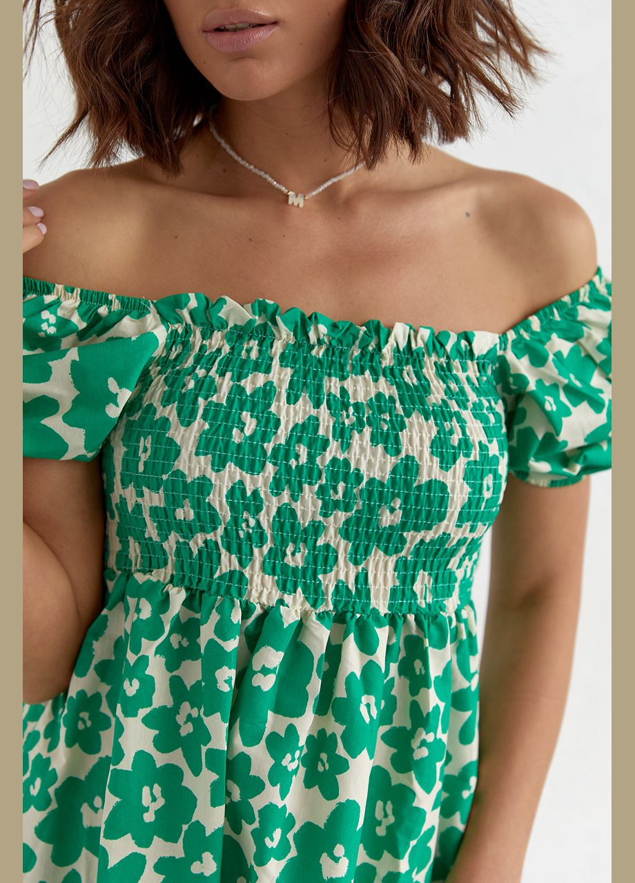 Зеленое повседневный платье в крупные цветы с открытыми плечами 25525 Lurex с цветочным принтом