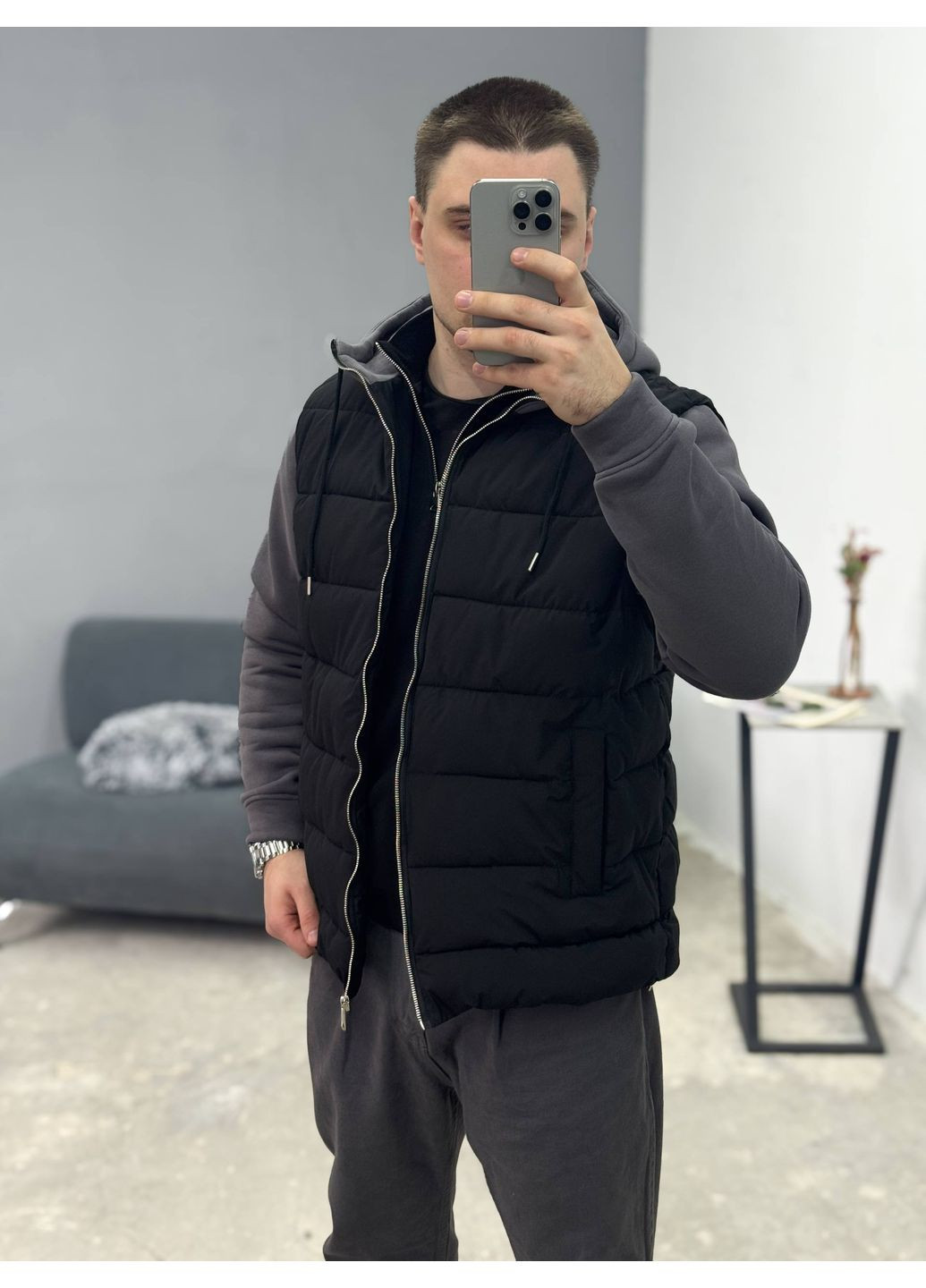 Графітова демісезонна куртка з трикотажними рукавами та капюшоном Україна