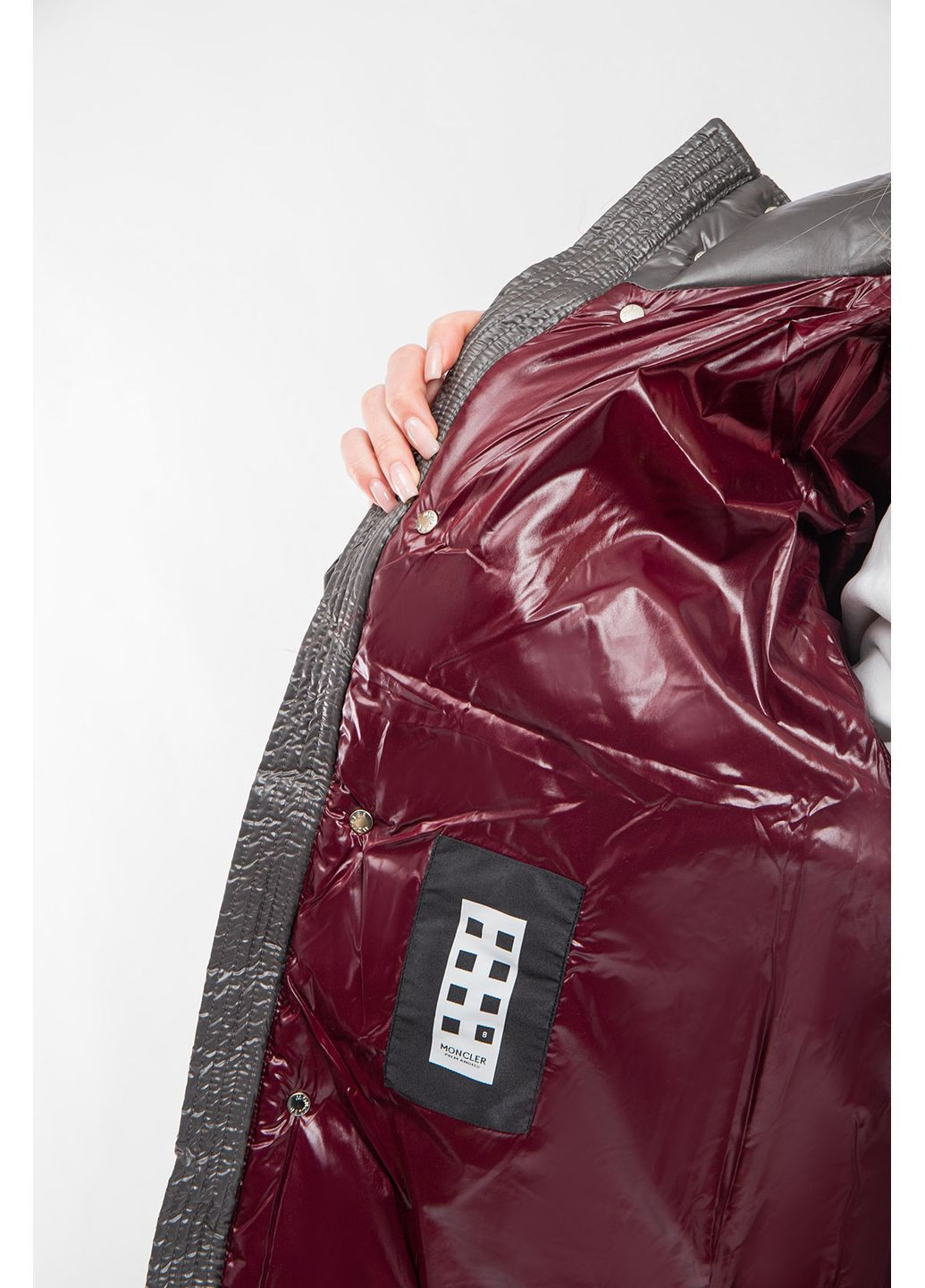 Серый зимний Пуховик Moncler