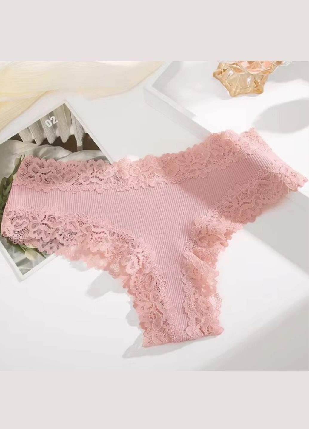 Женские хлопчатобумажные трусики бразилианы с кружевом Comfort Autumn (1388-42-01) Finetoo (302859475)