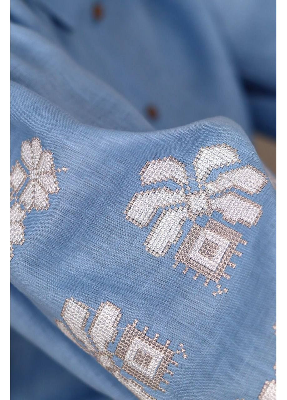 Блакитна жіноча вишита блуза на гудзики жоржина блакитна MOTYV візерунок квітковий льон (365957013)