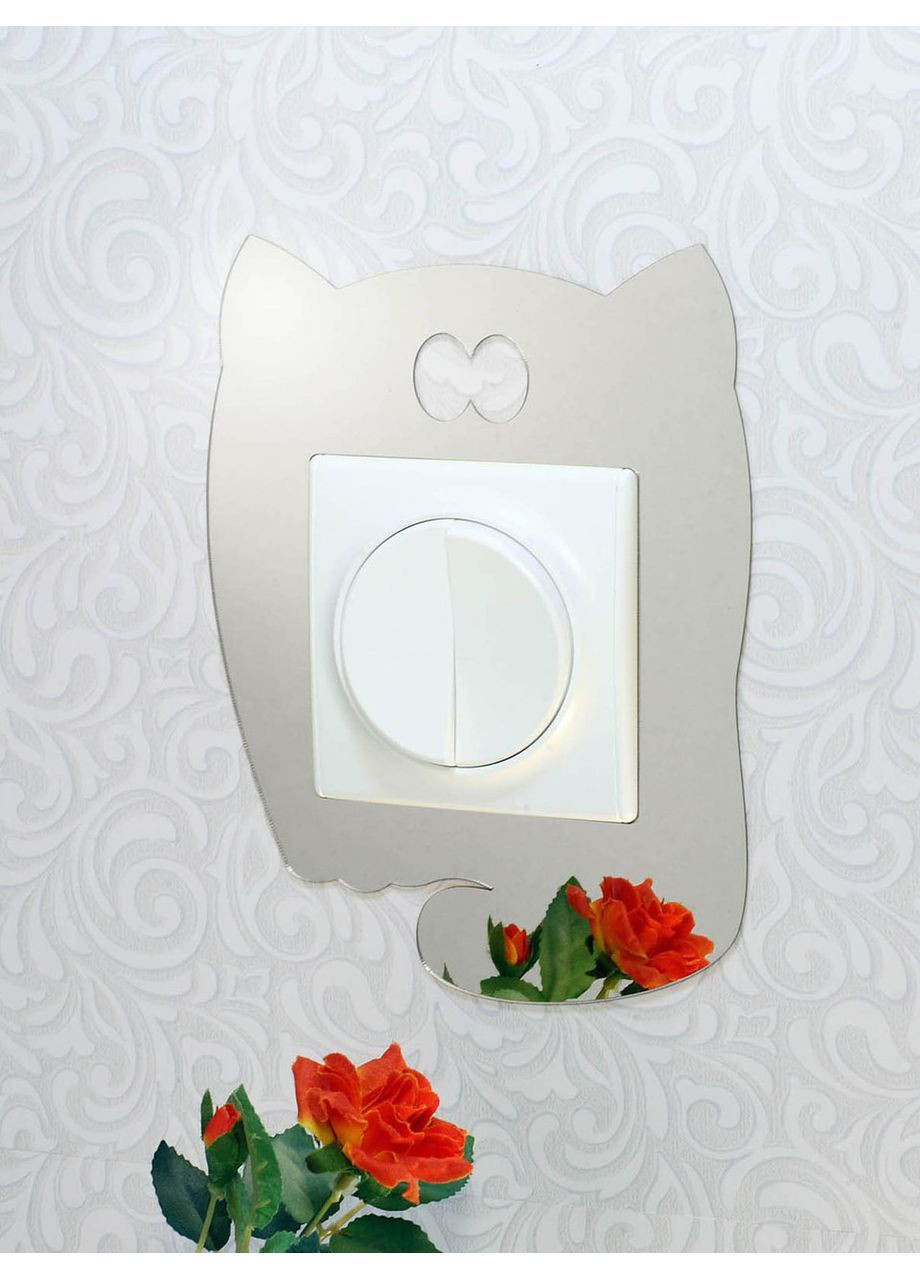 Интерьерная зеркальная рамка-наклейка под выключатель декоративная акриловая №1 1 шт. Ваша Світлість (366334439)
