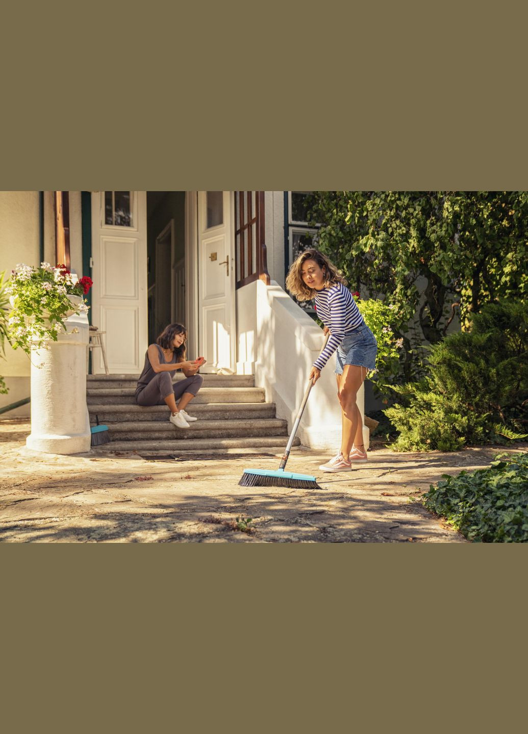 Щетка для уборки во дворе и доме Combisystem 45 см с деревянной ручкой 130 см (0362236) Gardena (304770578)