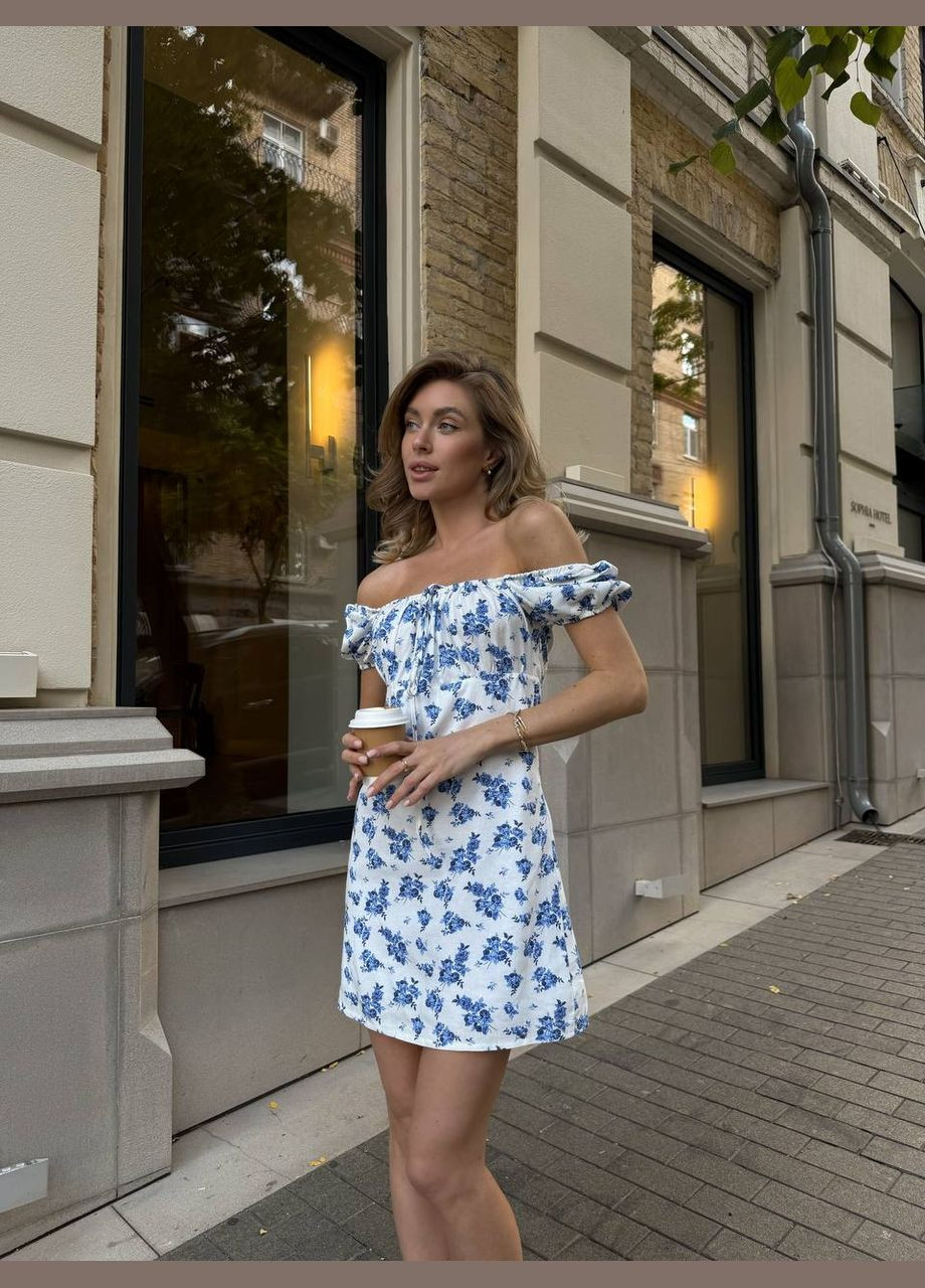 Молочное повседневный женское платье с цветочным принтом с открытыми плечами Гермес с цветочным принтом