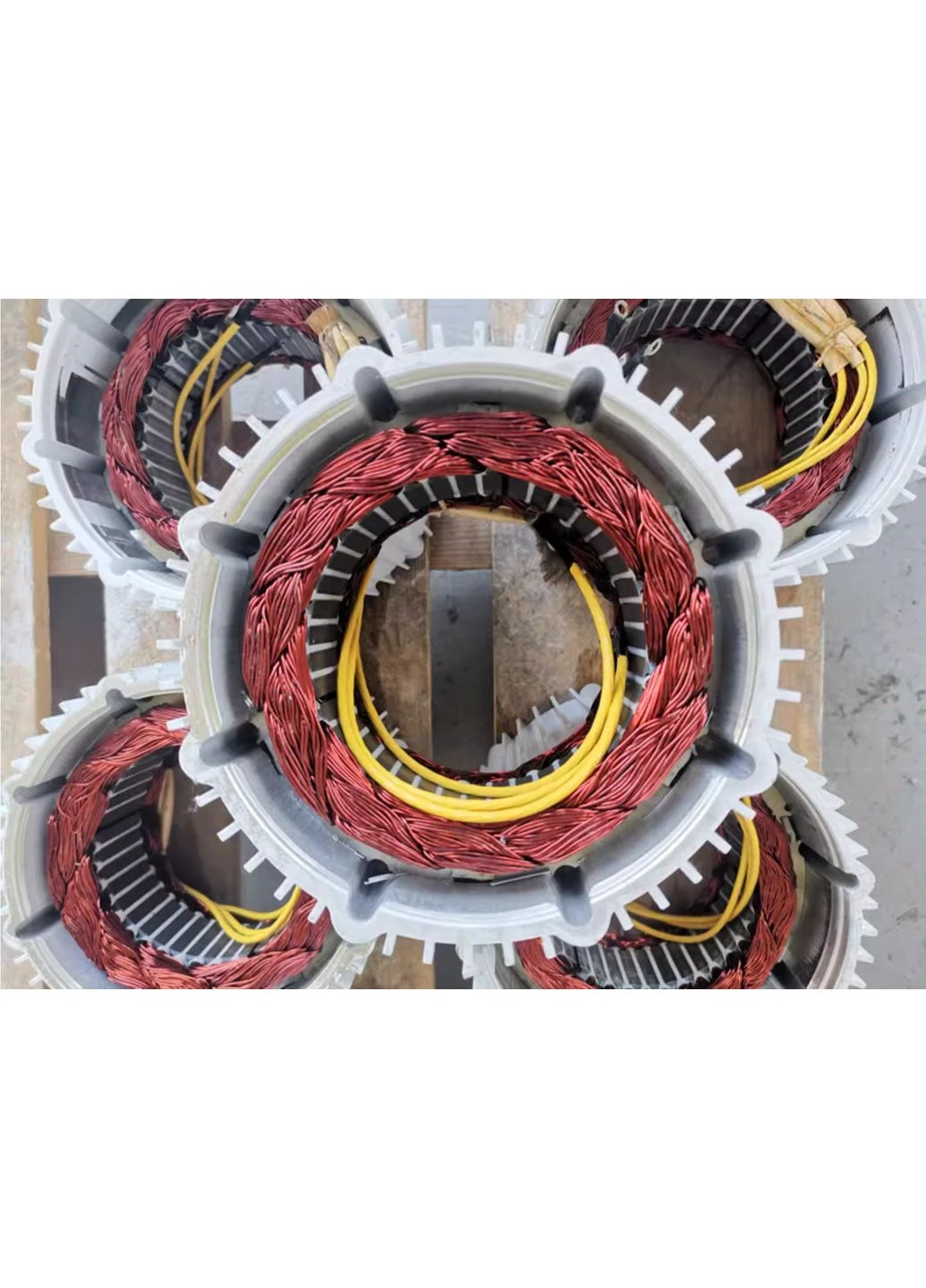 Ветрогенератор VT-1000. 1 кВт (1000 ватт) 12/24 вольт для lifepo4 No Brand (383427157)