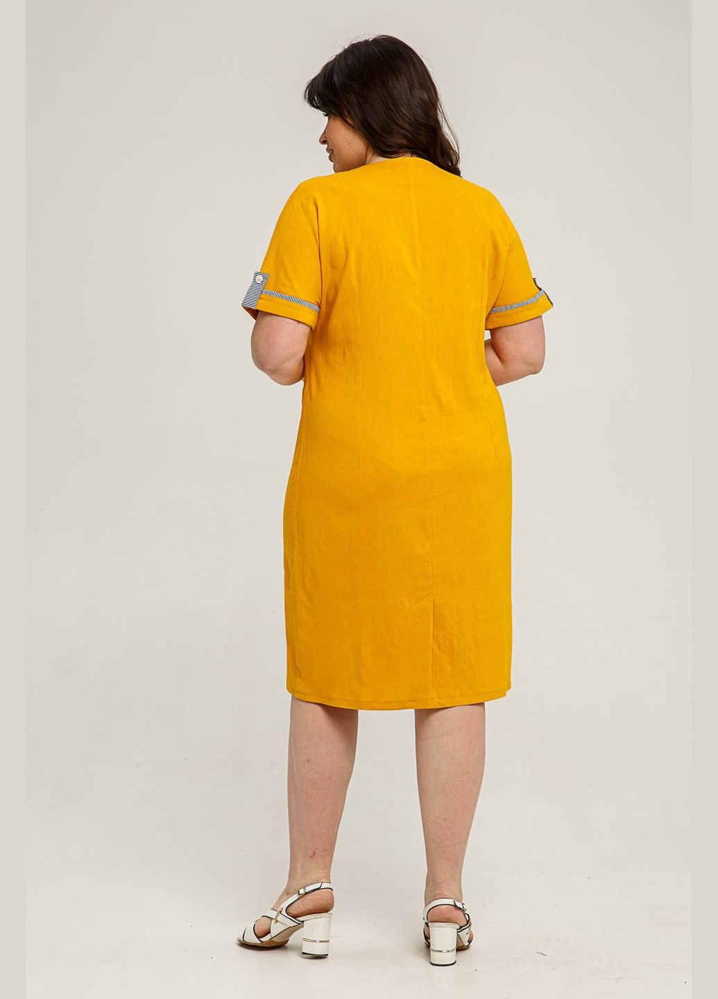 Горчичное повседневный летнее льняное платье "эмма" полуприталенного силуэта с накладным карманом с клапаном all posa (ap101407p) A'll Posa