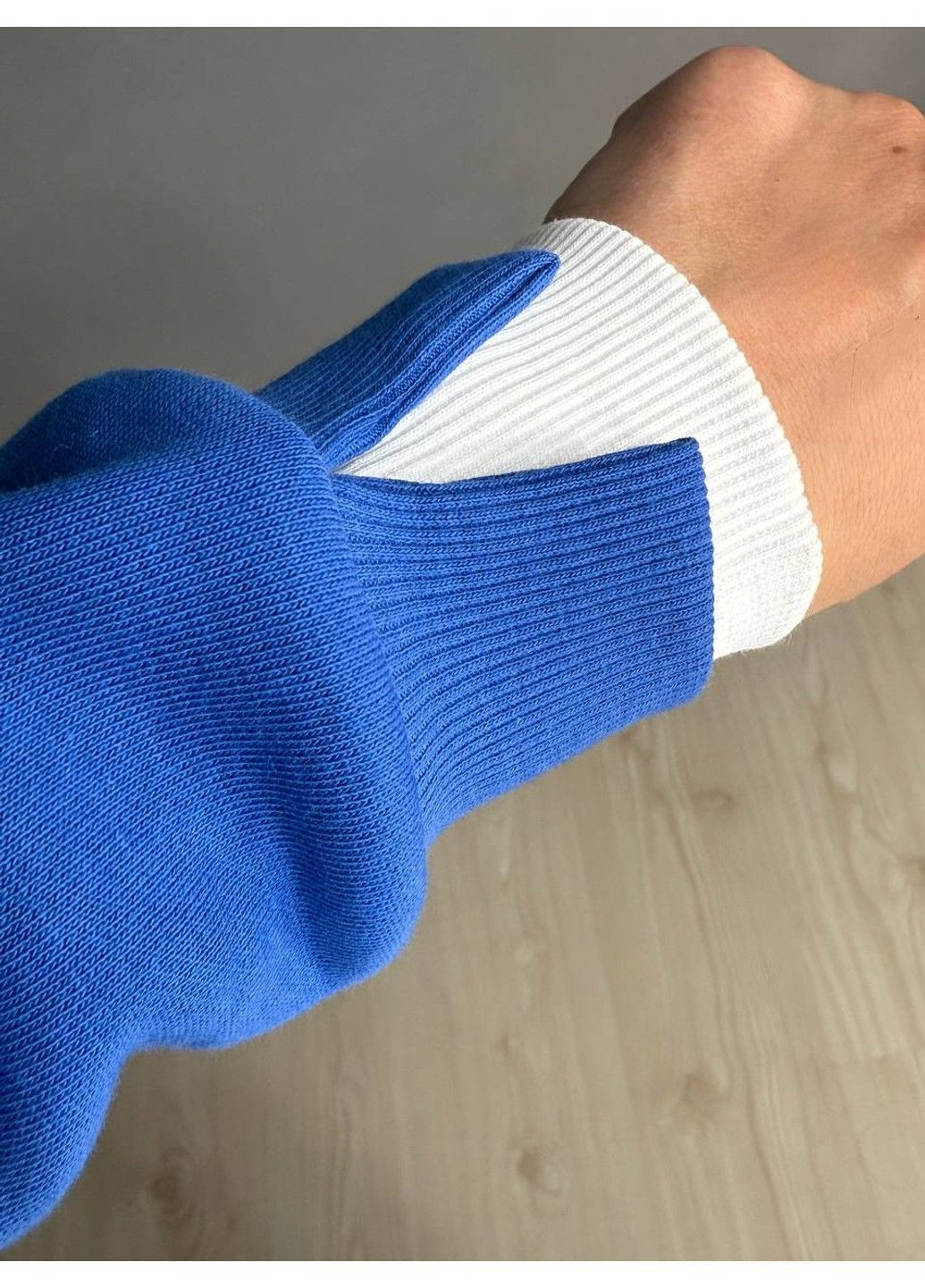 Синій світшот жіночий 2473 утеплений на флісі з коміром та принтом Olivia (370456411)