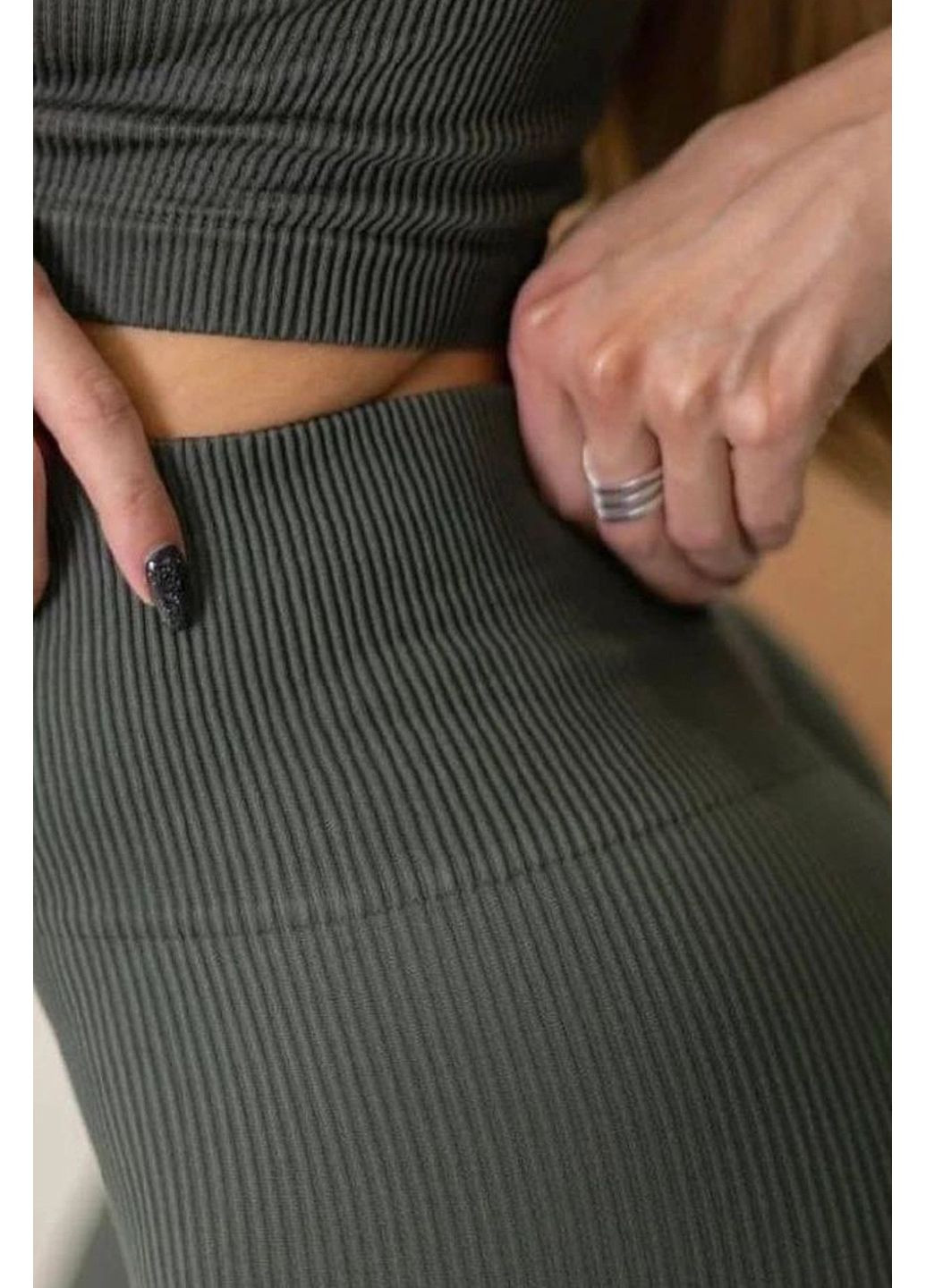 Хаки демисезонные леггинсы в рубчик с push up эффектом leggings rib push up Giulia