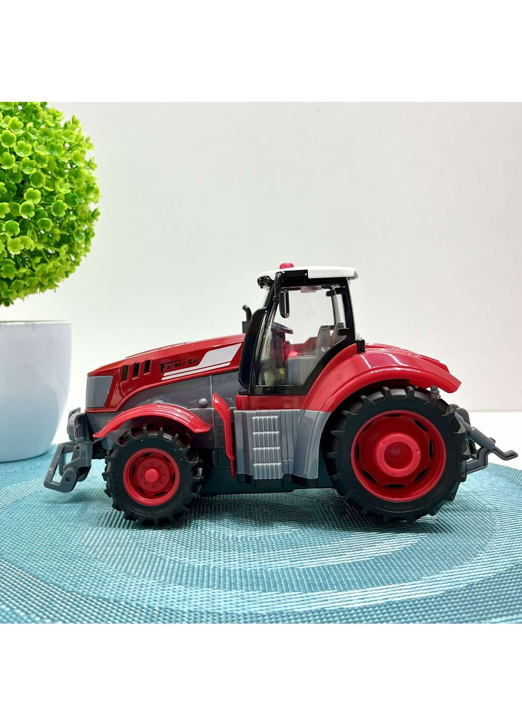 Трактор на радіокеруванні масштаб 1:24 підсвічування Червоний (HJ8011) No Brand (354821000)