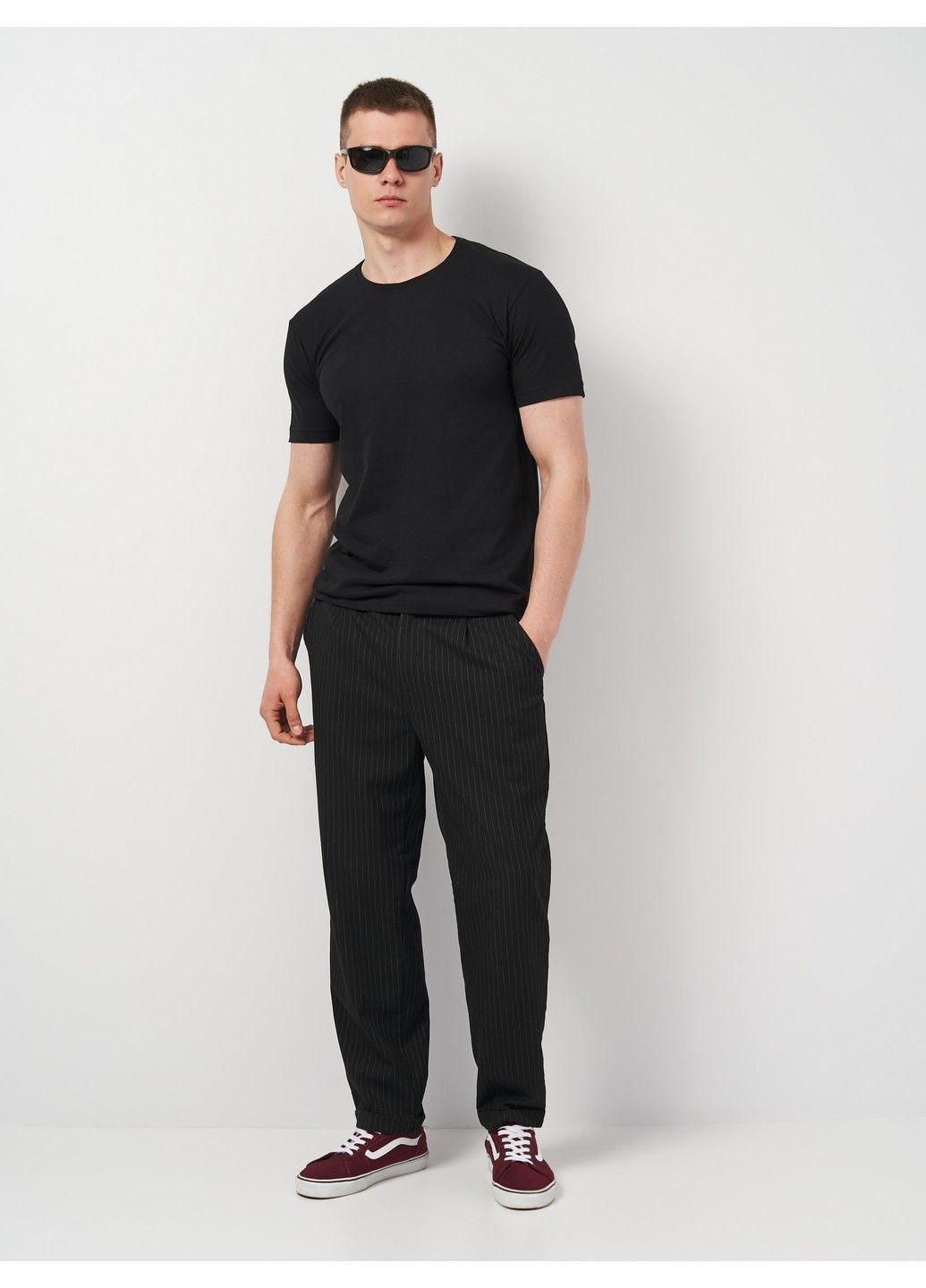 Черная футболка C&A