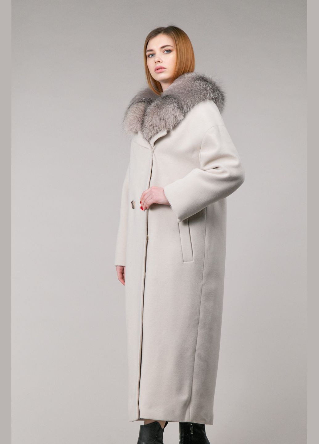 Молочне зимнє Зимове пальто з шерстяної тканини з блюфростом двобортне Chicly Furs