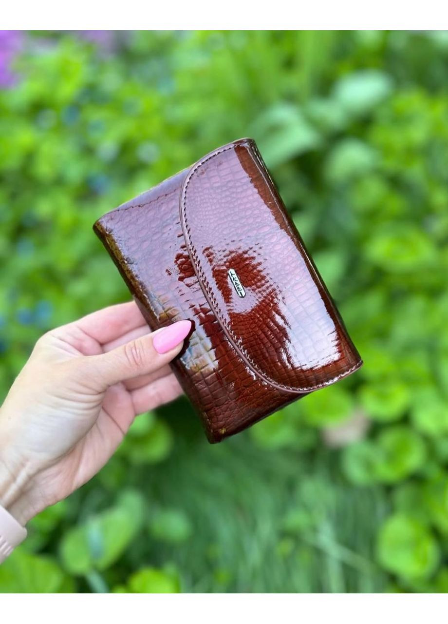 Шкіряний гаманець жіночий лаковий маленький Lvan (371653302)