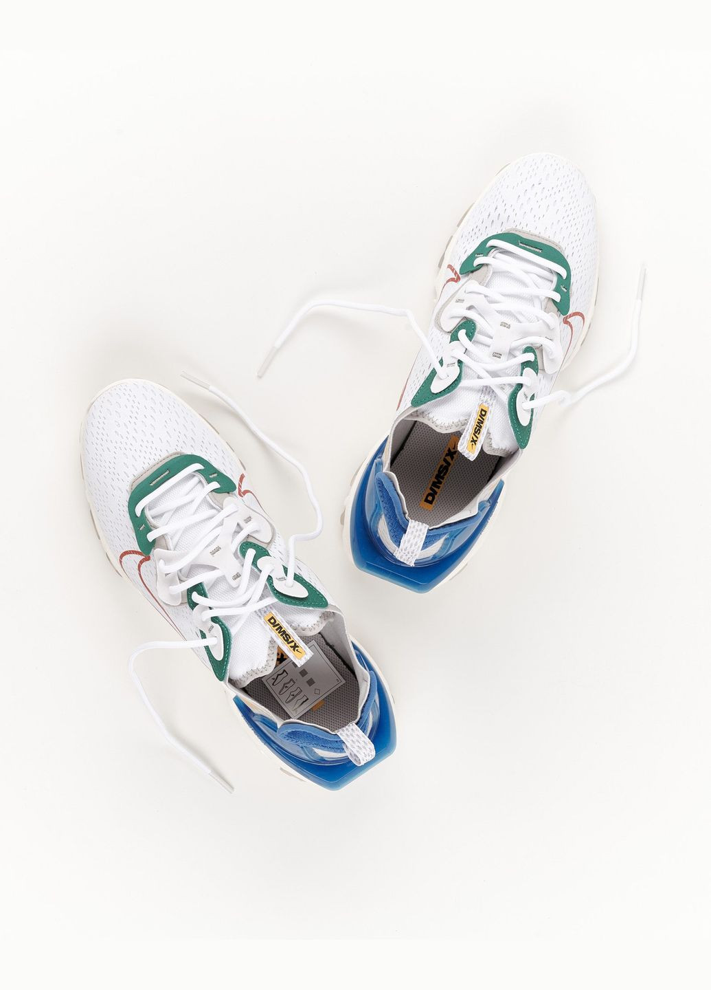 Белые всесезонные кросівки Nike