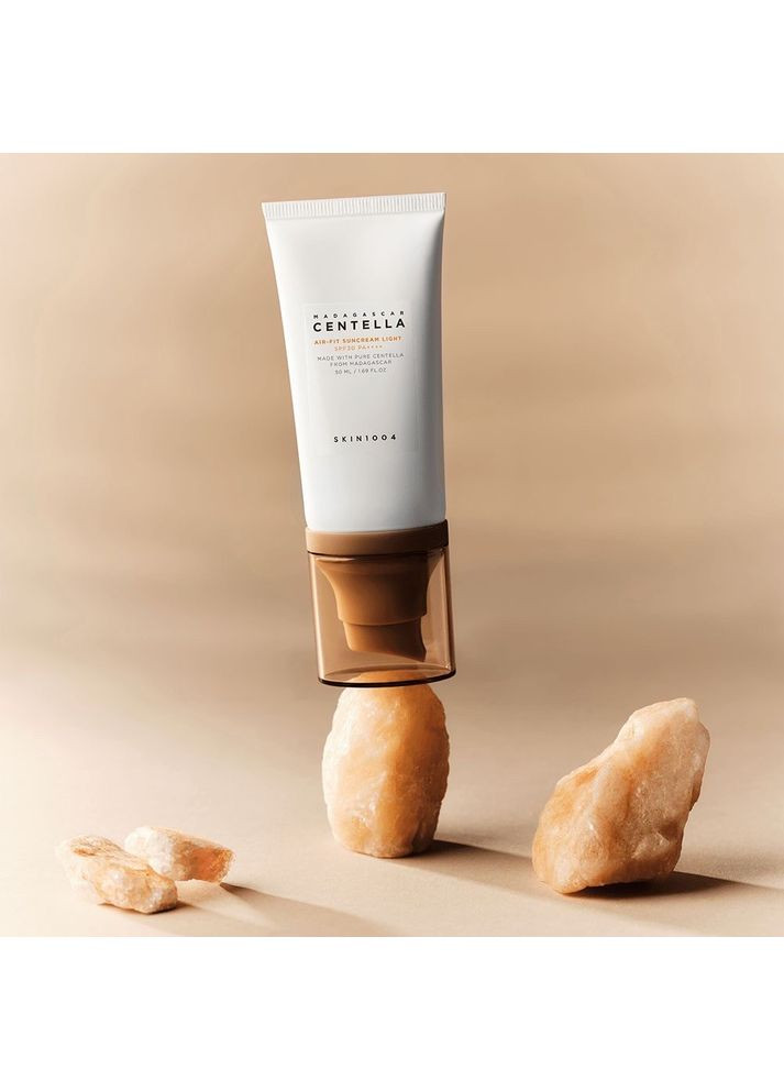 Легкий сонцезахисний крем для обличчя Madagascar Centella Air-Fit Suncream Light SPF30 PA++++ — 50ml. SKIN1004 (369569517)