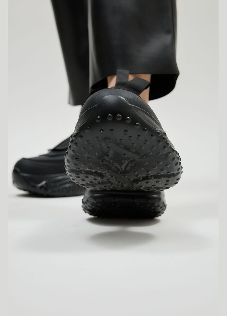 Чорні осінні кросівки 185565 Lonza