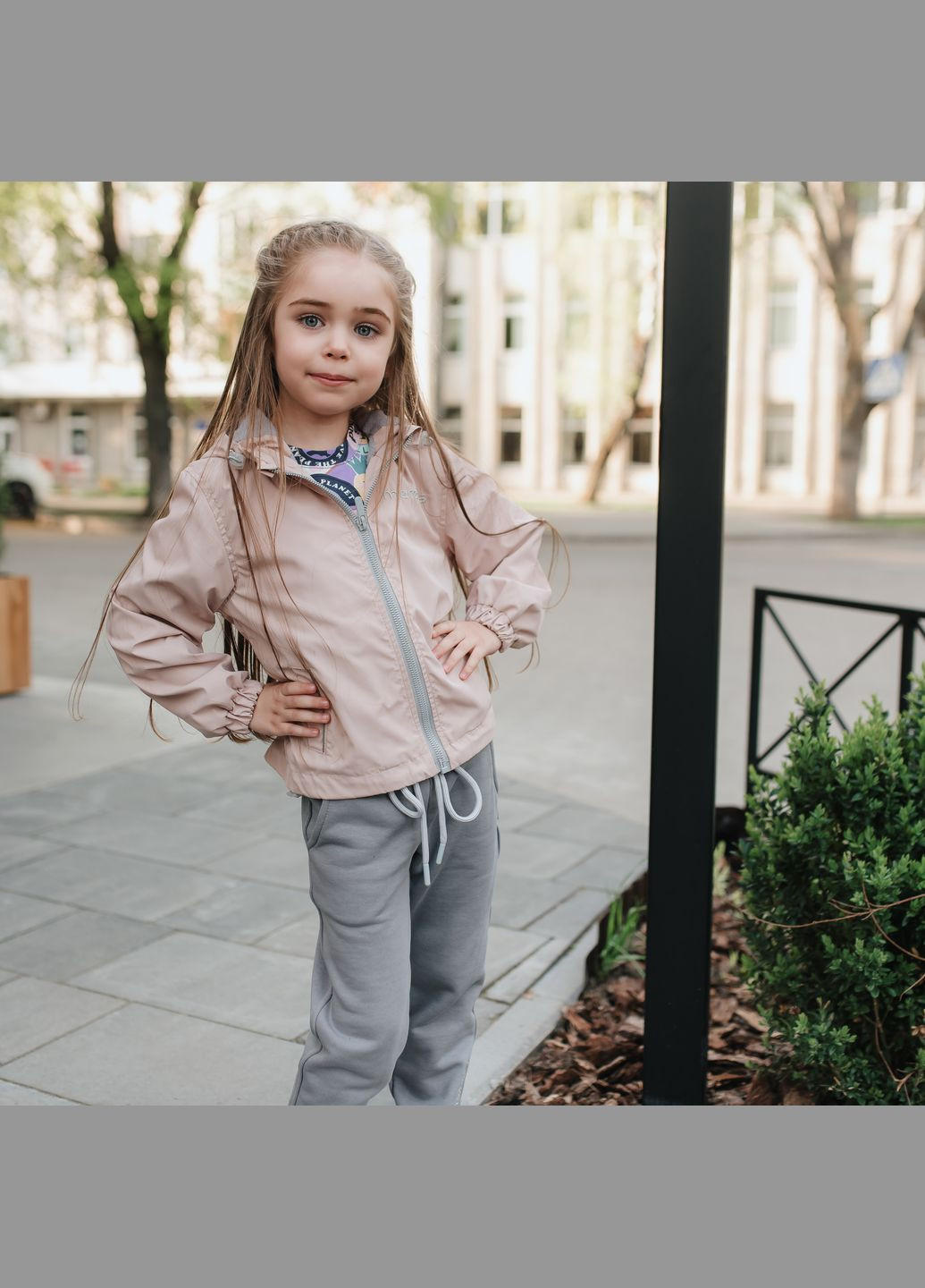 Бежевая демисезонная ветровка Marakas