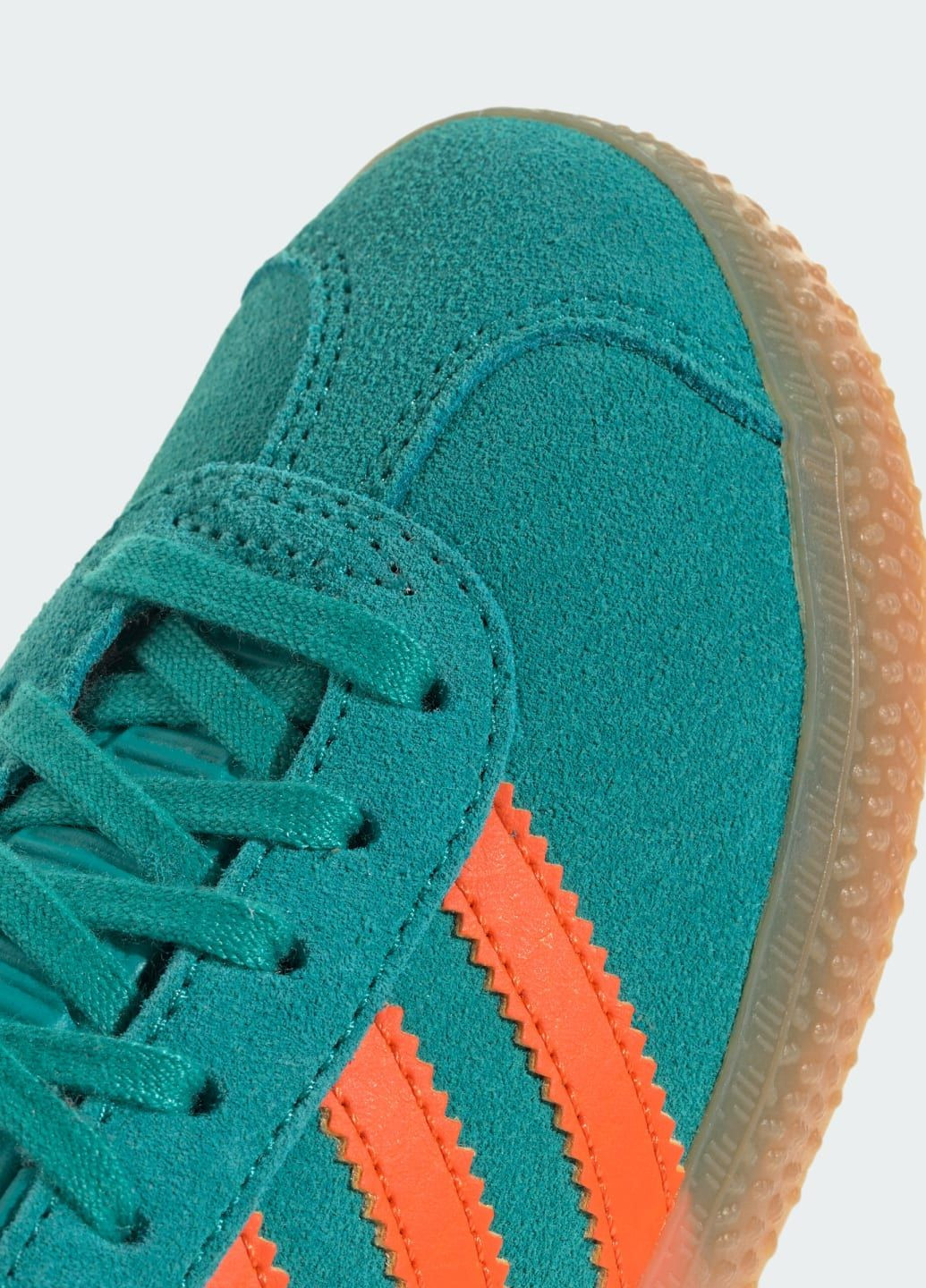 Зелені всесезонні кросівки gazelle adidas